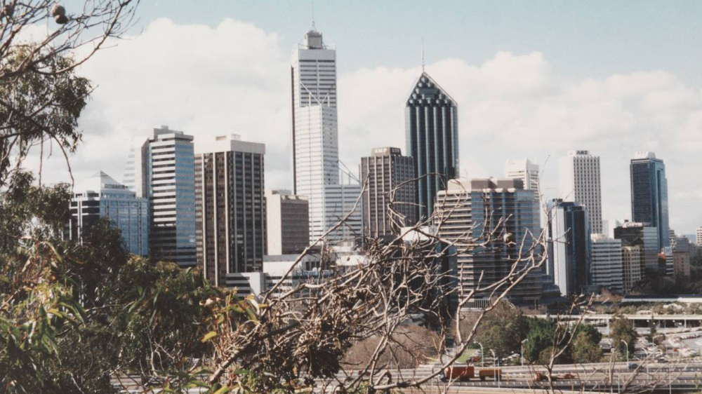 Boorloo / Perth, photographed from Cliff Street, West Perth, June 1994. Photo by Betty Smith, courtesy State Library of WA (BA1530/5919)