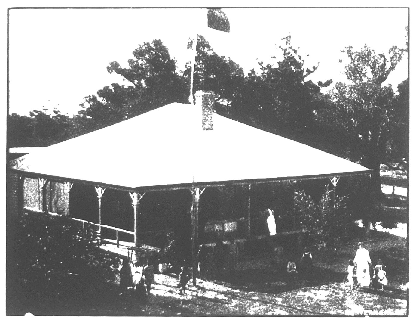 A historical photo of the Dulhi Gunyah Orphanage in East Victoria Park, circa 1911. Image is from the Western Mail, 23 December 1911, page 11.